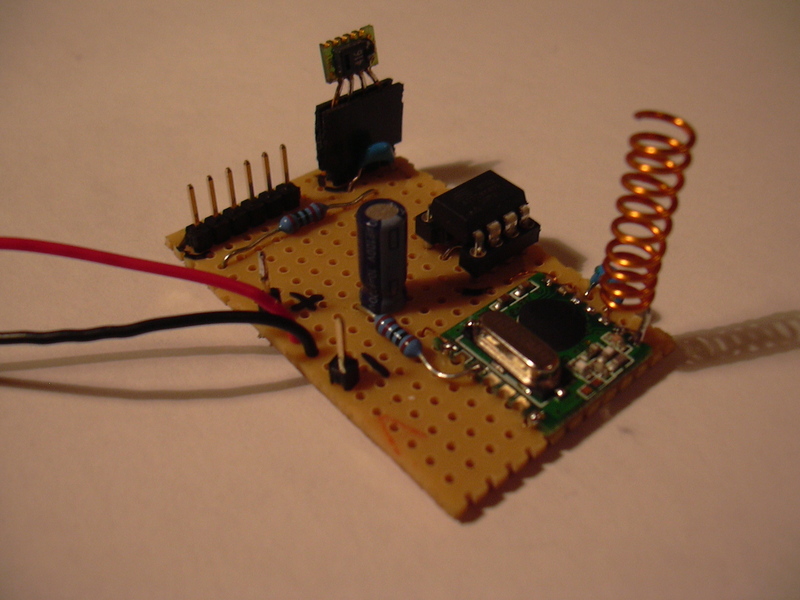 Wireless Temperature and Humidity Sensor with USB Interface