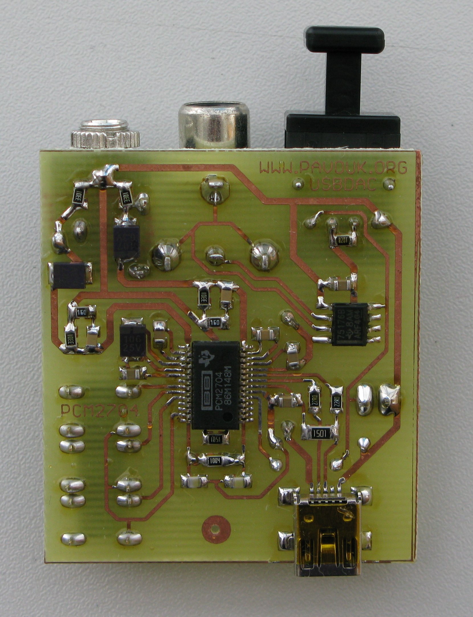USB Audio DAC with PCM2704 